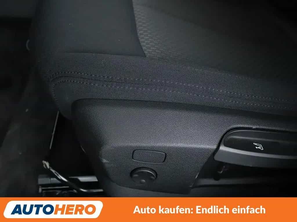 BMW 1 Series 120i Advantage Aut.*NAVI*LED*CAM*SHZ*TEMPO*ALU* 07/2021-photo-28
