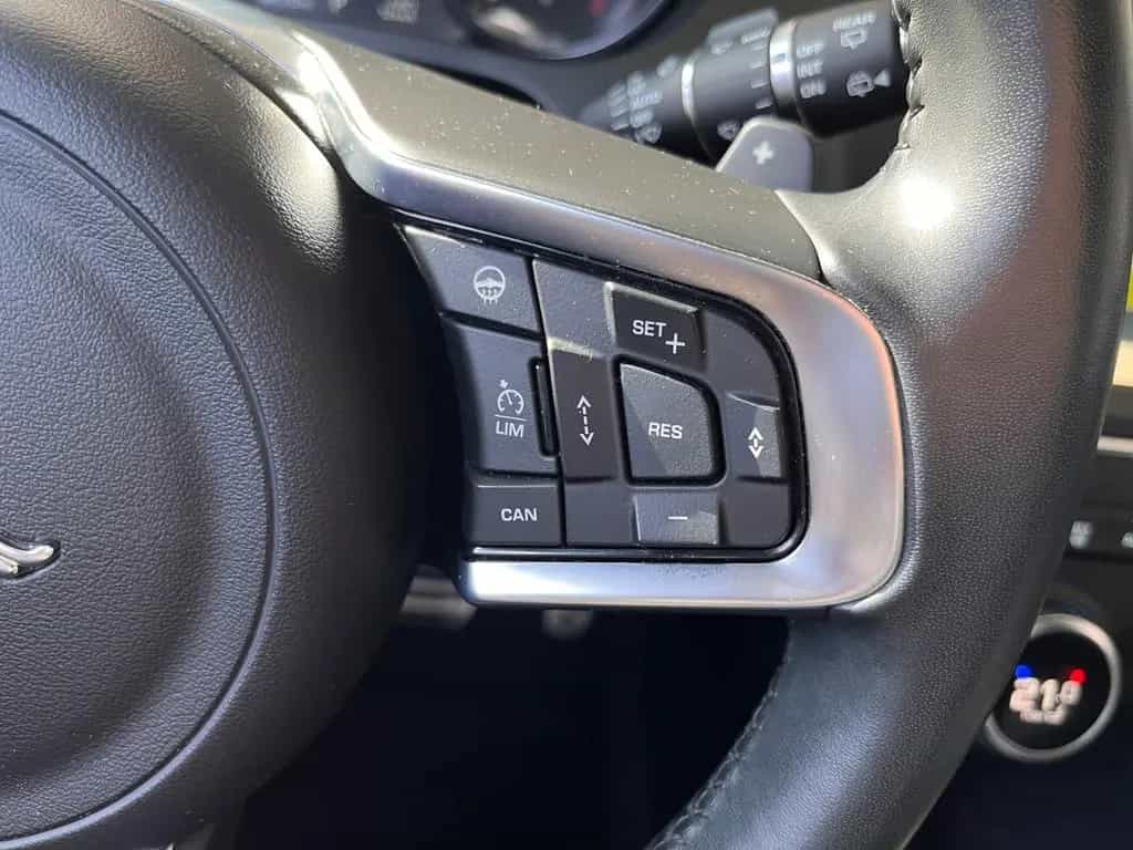 Jaguar E-Pace P200 R-Dynamic AWD AHK BLACK PACK ACC 07/2019-photo-13