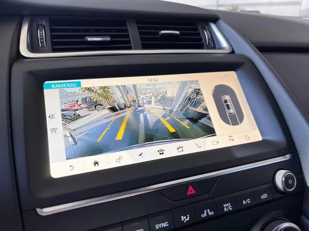 Jaguar E-Pace P200 R-Dynamic AWD AHK BLACK PACK ACC 07/2019-photo-16
