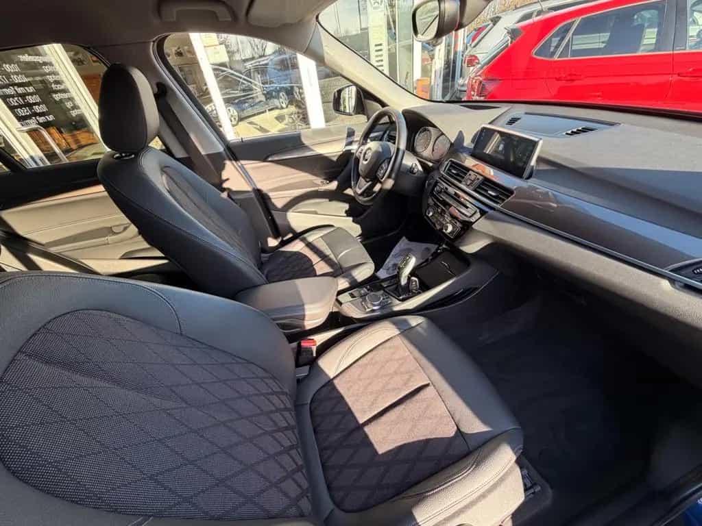 BMW X1 sDrive 18 i xLine 05/2018-photo-11