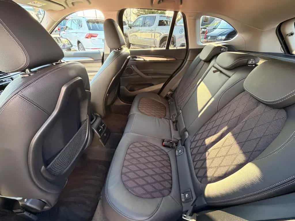 BMW X1 sDrive 18 i xLine 05/2018-photo-14