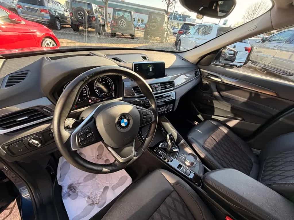 BMW X1 sDrive 18 i xLine 05/2018-photo-17