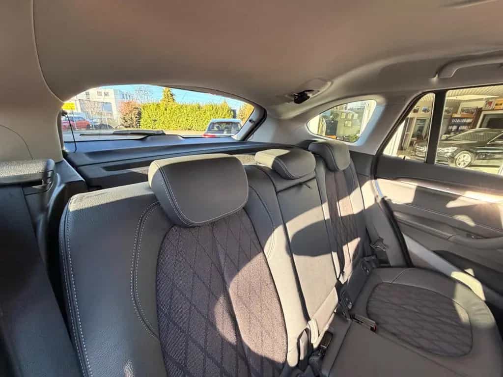 BMW X1 sDrive 18 i xLine 05/2018-photo-9