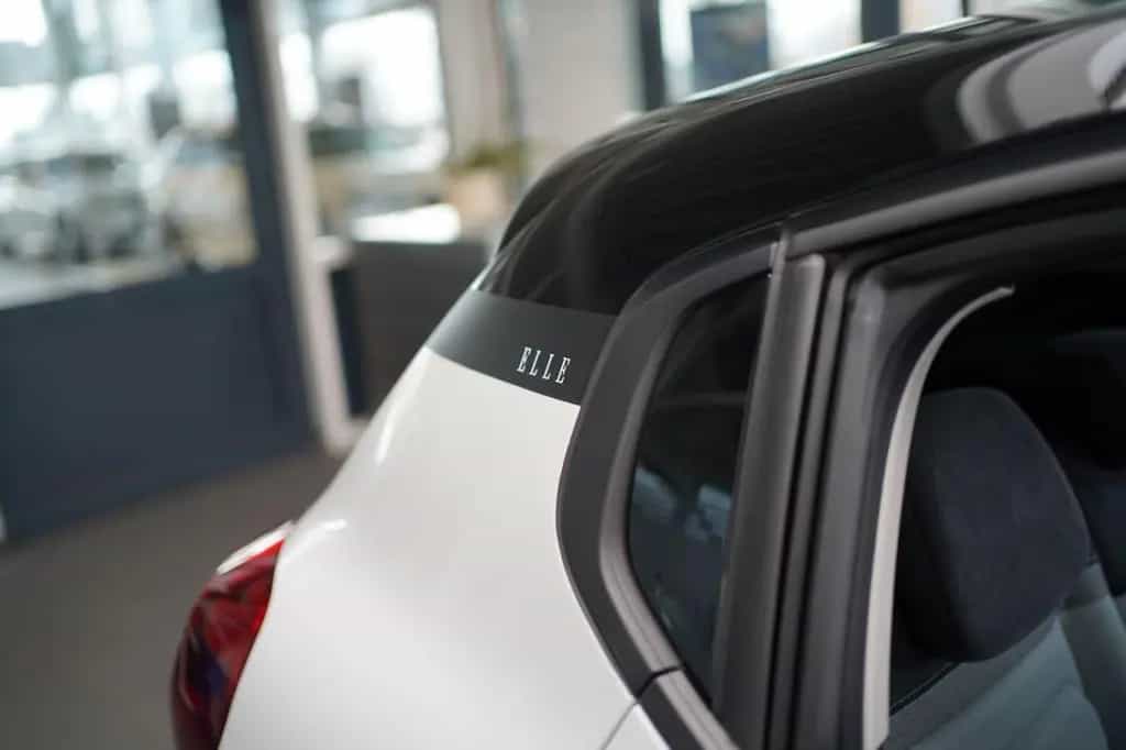Citroën C3 PureTech 110 EAT6 Elle Automatik Sitzheizung 10/2023-photo-16