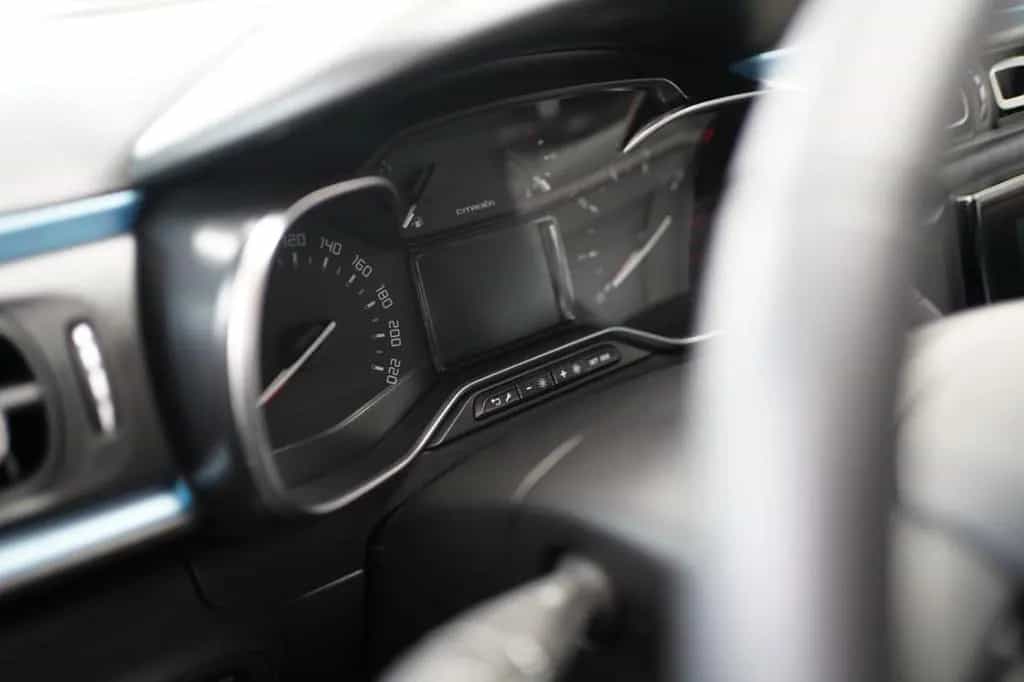 Citroën C3 PureTech 110 EAT6 Elle Automatik Sitzheizung 10/2023-photo-17