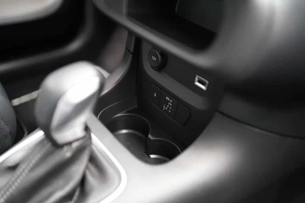 Citroën C3 PureTech 110 EAT6 Elle Automatik Sitzheizung 10/2023-photo-9