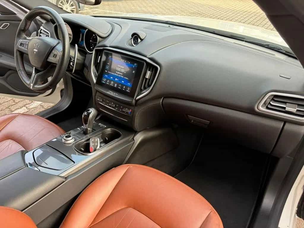 Maserati Ghibli 3.0 V6 ds 250cv auto my16 E6 10/2017-photo-10