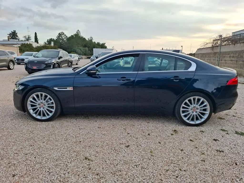 Jaguar XE 2.0 D 180cv *SOLO 23.000 KM* 05/2018-photo-3