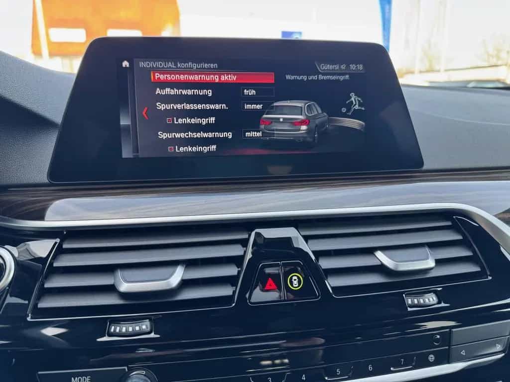 BMW 520 d Touring SportLine HeadUp Komfortsitze Panor 02/2020-photo-15