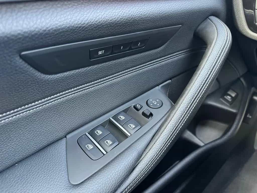 BMW 520 d Touring SportLine HeadUp Komfortsitze Panor 02/2020-photo-7