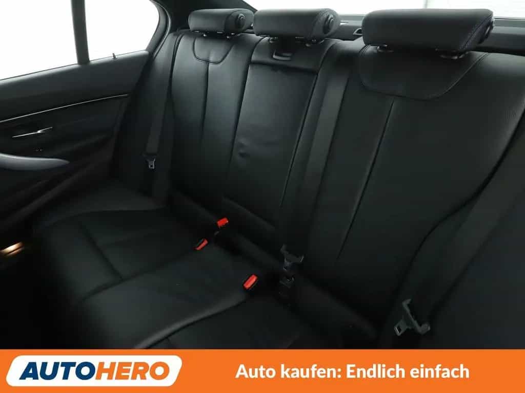 BMW 3 Series 318i M Sport Shadow Aut.*NAVI*LED*PDC*SHZ*TEMPO* 03/2019-photo-12