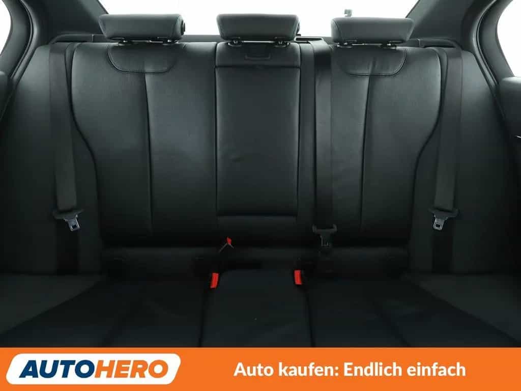 BMW 3 Series 318i M Sport Shadow Aut.*NAVI*LED*PDC*SHZ*TEMPO* 03/2019-photo-14