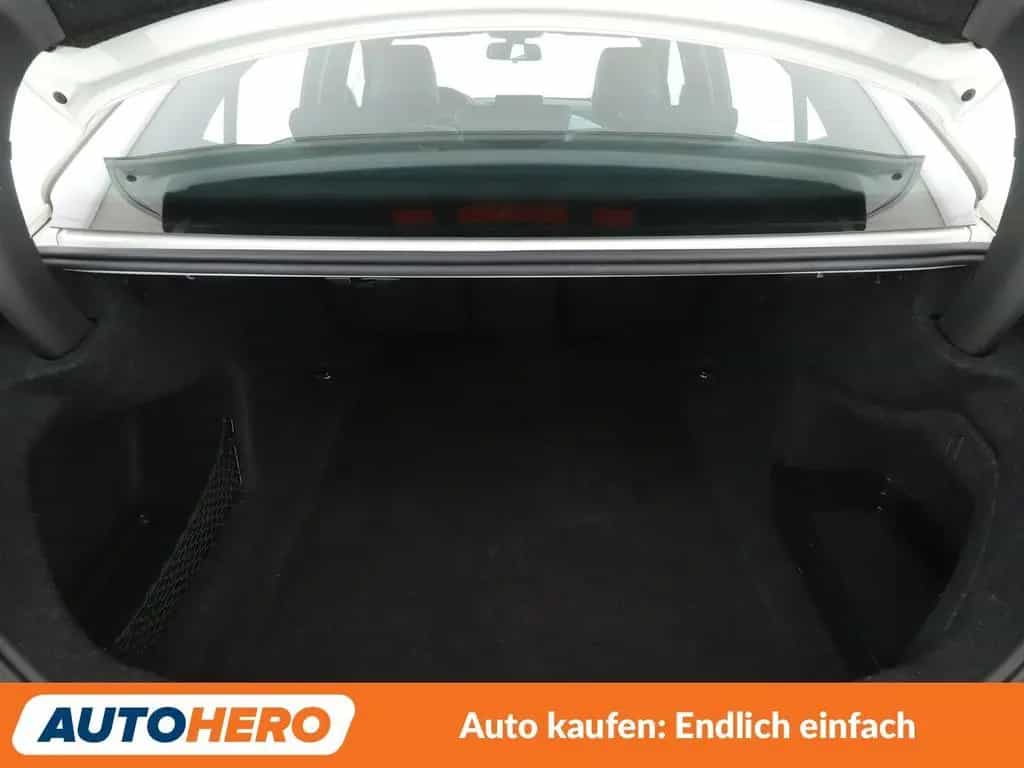 BMW 3 Series 318i M Sport Shadow Aut.*NAVI*LED*PDC*SHZ*TEMPO* 03/2019-photo-16