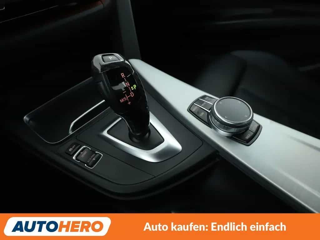 BMW 3 Series 318i M Sport Shadow Aut.*NAVI*LED*PDC*SHZ*TEMPO* 03/2019-photo-21