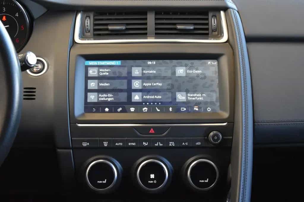 Jaguar E-Pace 2.0 AWD LED~AHK~DAB~RFKamera~Meridian 05/2019-photo-12