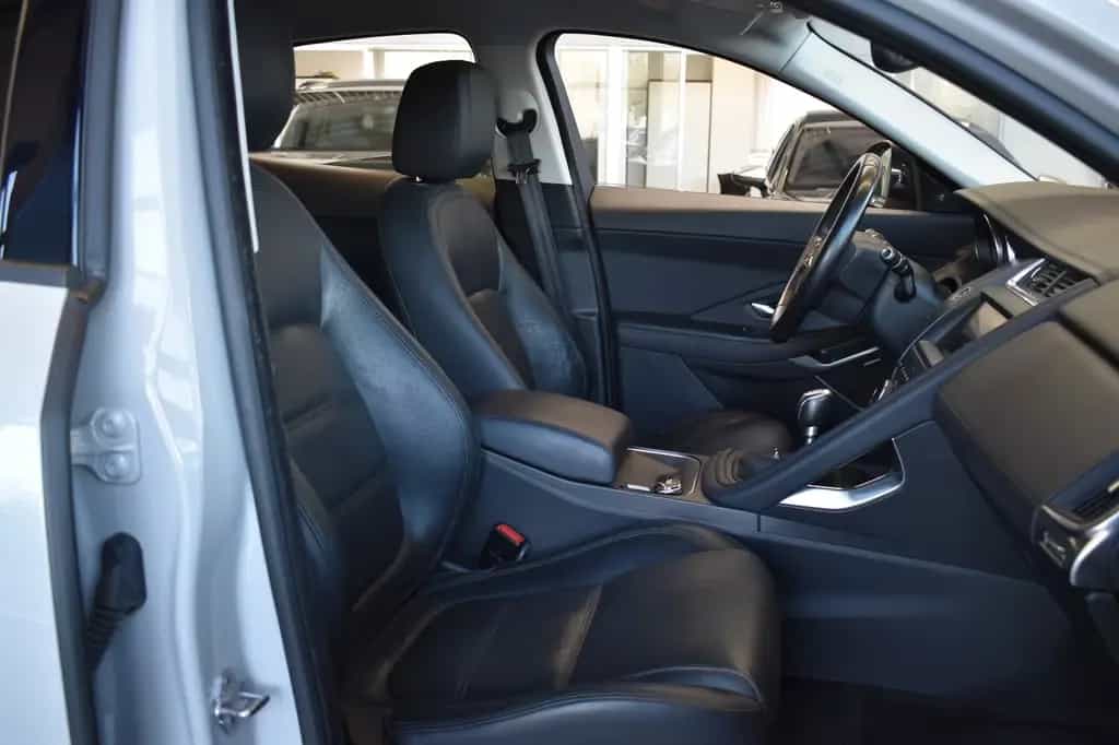 Jaguar E-Pace 2.0 AWD LED~AHK~DAB~RFKamera~Meridian 05/2019-photo-8