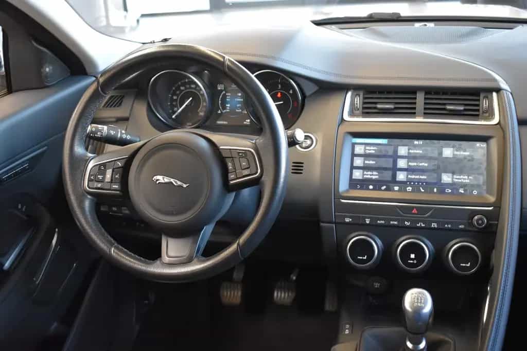 Jaguar E-Pace 2.0 AWD LED~AHK~DAB~RFKamera~Meridian 05/2019-photo-9