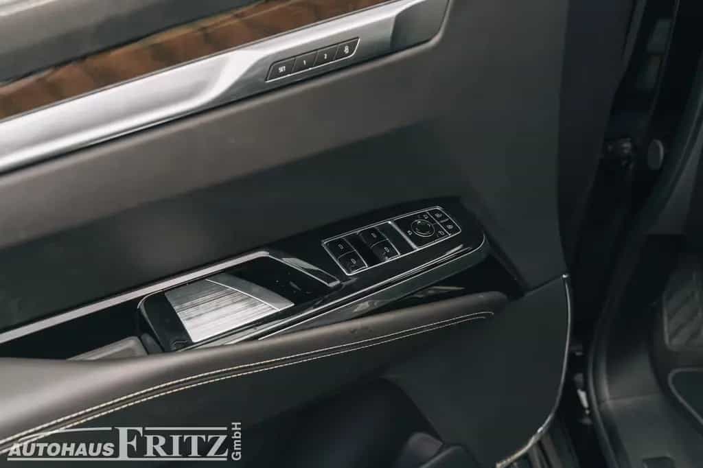 Cadillac Escalade ESV Sport Platinum, TV, Executive Seats null-photo-18