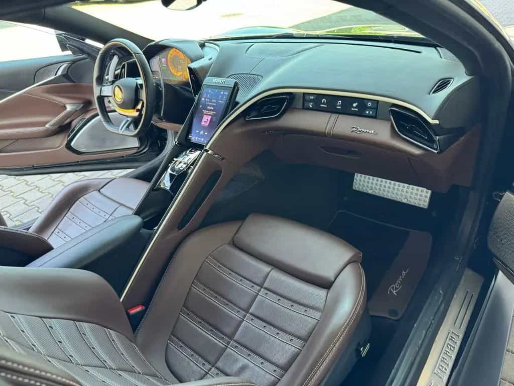 Ferrari Roma Coupe Schwarz 04/2021-photo-14