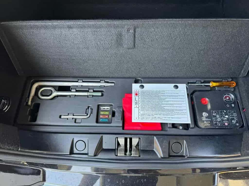 Ferrari Roma Coupe Schwarz 04/2021-photo-16
