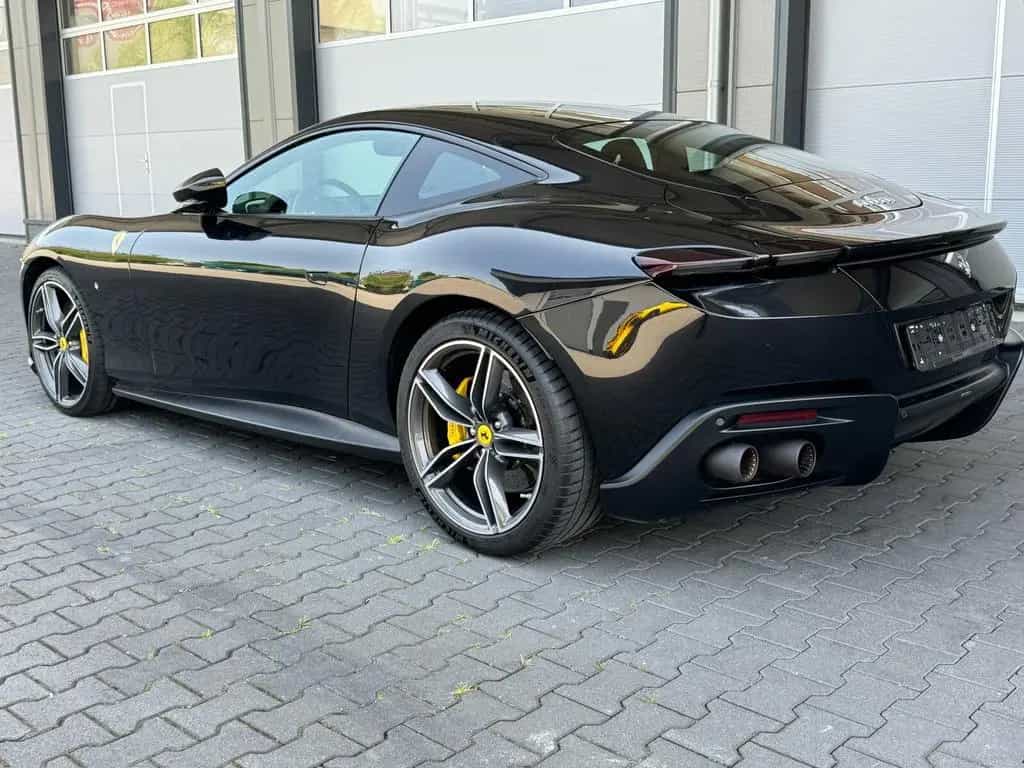 Ferrari Roma Coupe Schwarz 04/2021-photo-3