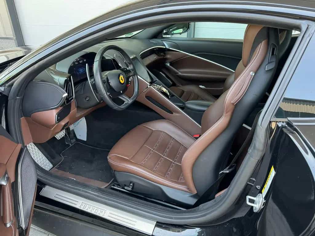 Ferrari Roma Coupe Schwarz 04/2021-photo-6