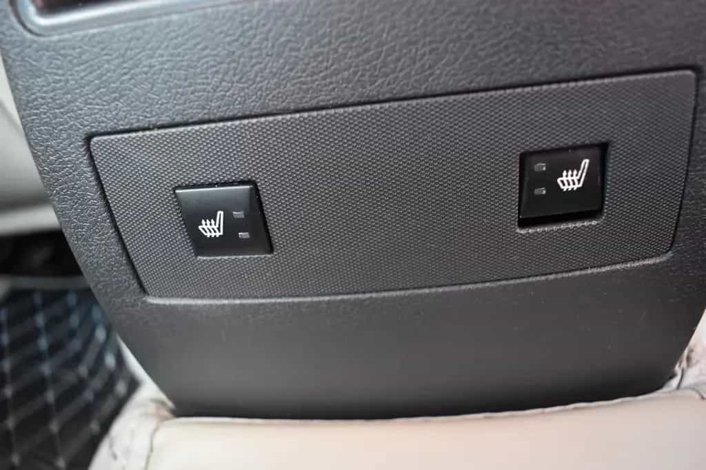 Chrysler 300C 3.0 CRD TÜV 11/2027 11/2006-photo-11