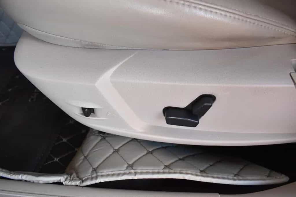 Chrysler 300C 3.0 CRD TÜV 11/2027 11/2006-photo-18