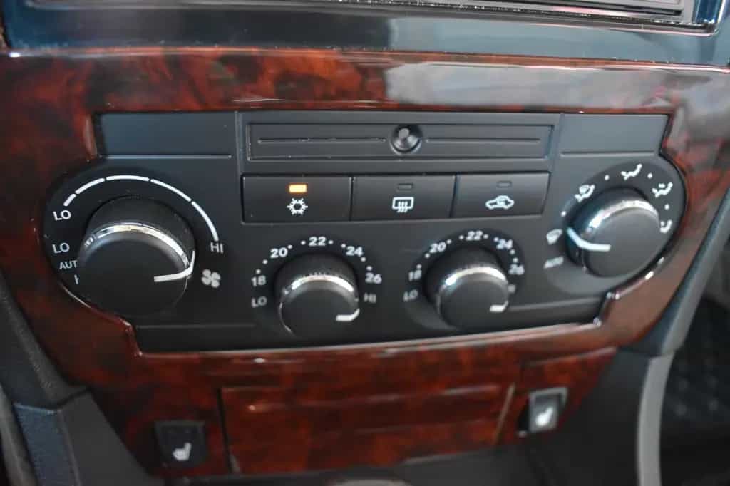 Chrysler 300C 3.0 CRD TÜV 11/2027 11/2006-photo-8