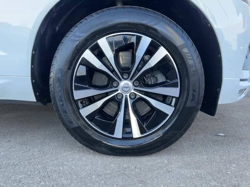 Volvo XC 60 B4 AWD Momentum Pro Mild-Hybrid 10/2020-photo-20