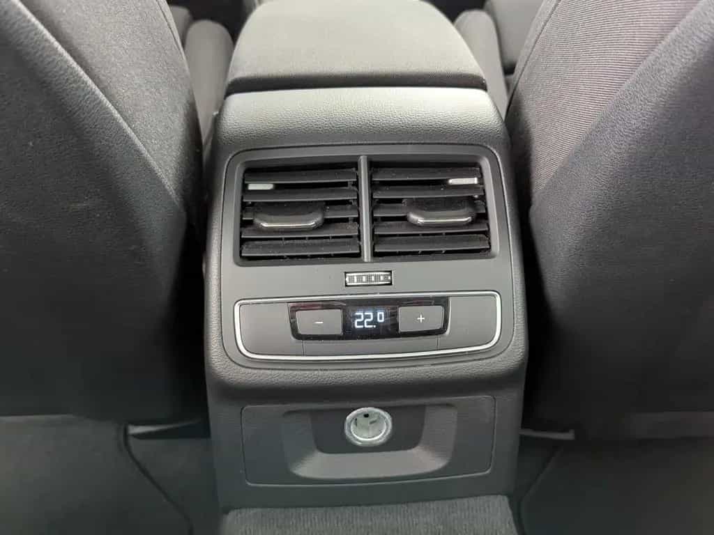 Audi A4 2.0 TFSI Avant sport XENON+NAVI+AHK+SHZ+PDC+ 09/2017-photo-17