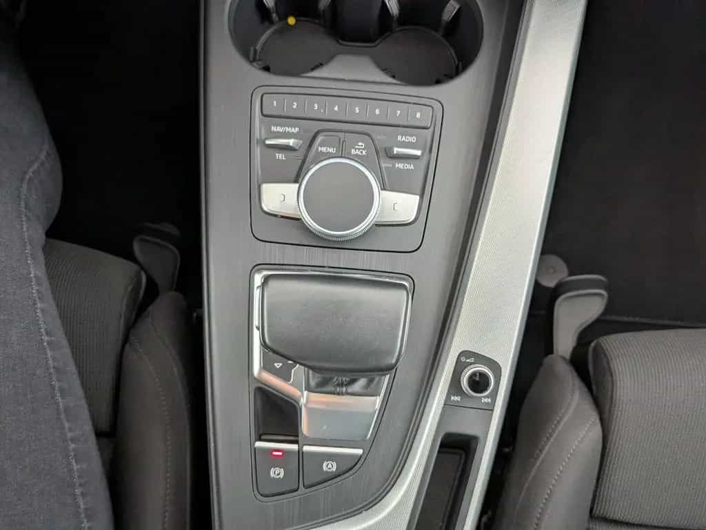 Audi A4 2.0 TFSI Avant sport XENON+NAVI+AHK+SHZ+PDC+ 09/2017-photo-23