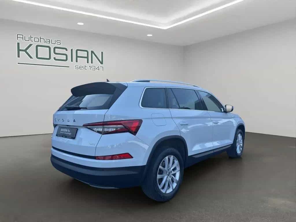 Skoda Kodiaq STYLE 2.0 TSI DSG 4x4 NAVI+AHK+STANDHZG+ 02/2023-photo-4