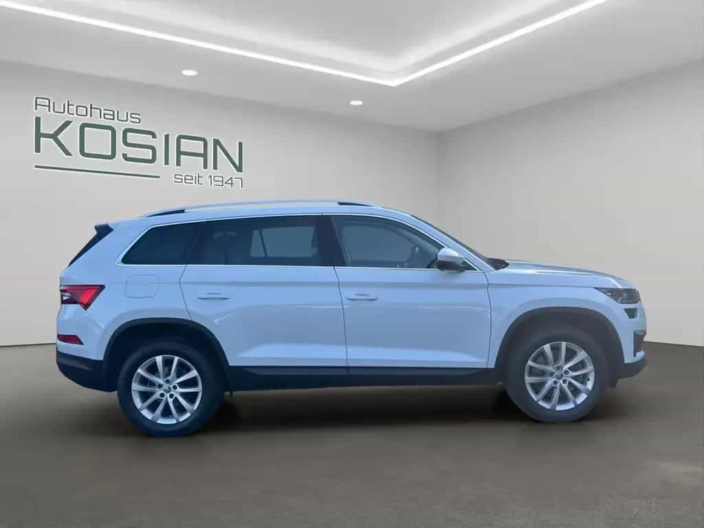 Skoda Kodiaq STYLE 2.0 TSI DSG 4x4 NAVI+AHK+STANDHZG+ 02/2023-photo-5