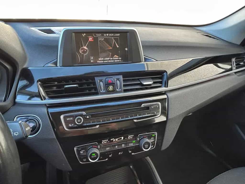 BMW X1 sDrive 18d Sport Line KLIMA LED NAVI PDC PANO 12/2016-photo-9