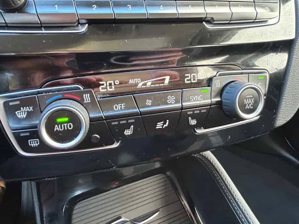 BMW X1 sDrive 18d Sport Line KLIMA LED NAVI PDC PANO 12/2016-photo-14