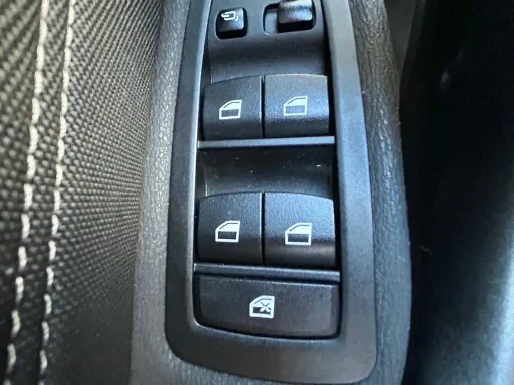 BMW X1 sDrive 18d Sport Line KLIMA LED NAVI PDC PANO 12/2016-photo-17