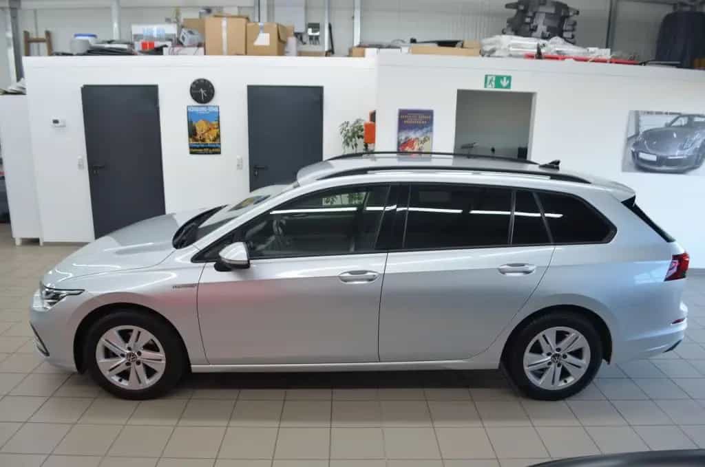 Volkswagen Golf Variant 1.0 eTSI OPF DSG Life*ALLWETTER* 06/2021-photo-3