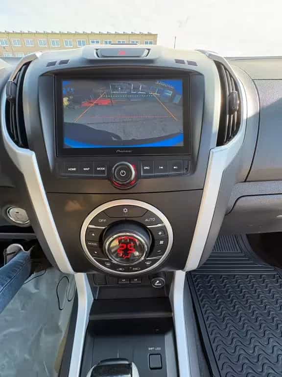 Isuzu D-Max Double Cab 4WD LS Aut.Nav.Standheizung 03/2018-photo-13