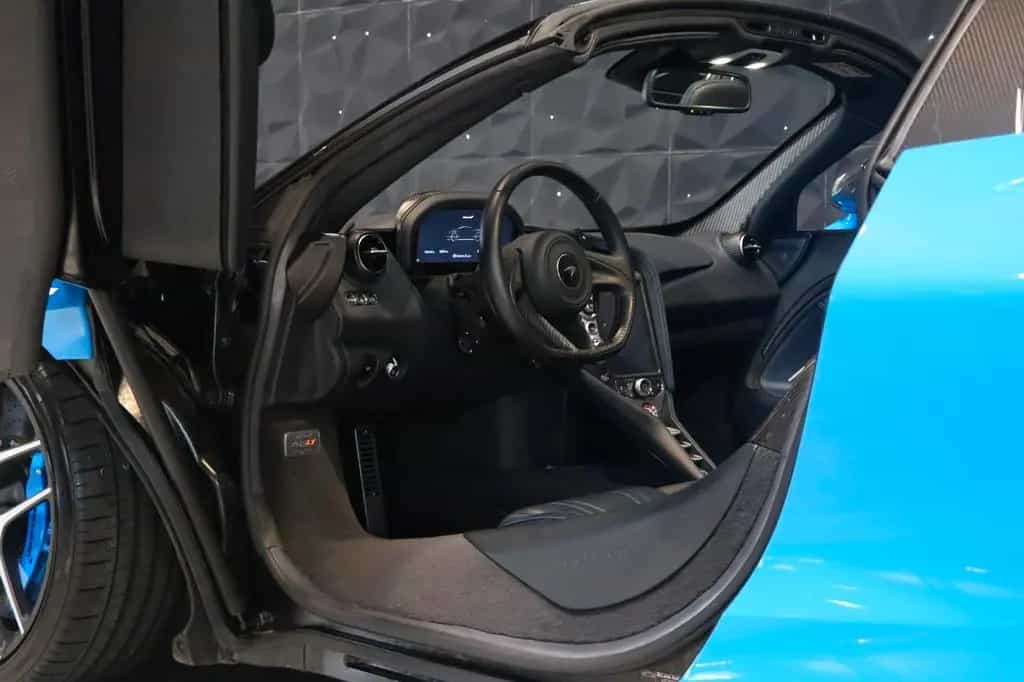 McLaren 765LT Spider - Full Carbon - Lift - B&W 10/2021-photo-5