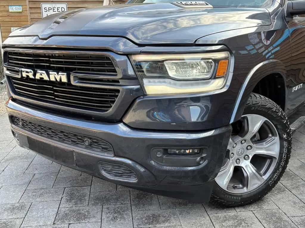 Dodge RAM 1500 5,7 Laramie Sport LPG CrewCab LED AHK 07/2021-photo-5