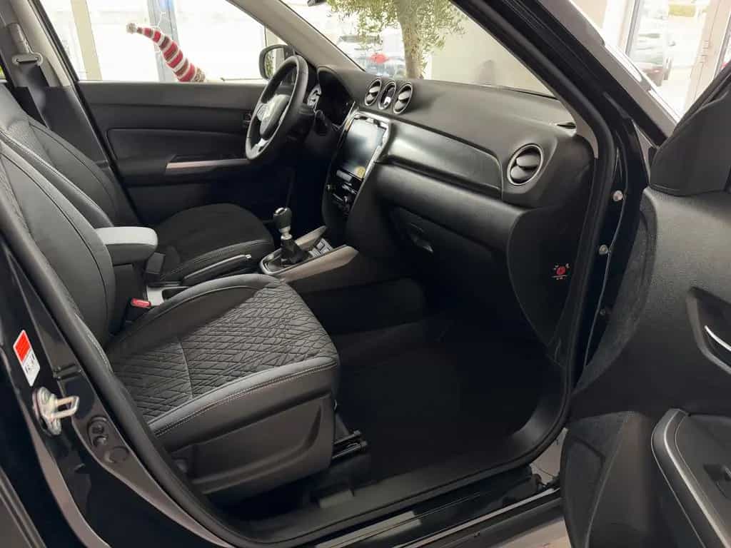 Suzuki Vitara 1.4 Hybrid Comfort+ null-photo-13