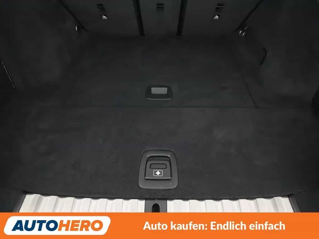 BMW 330 i Sport Line Aut.*NAVI*LED*PDC*TEMPO*360° 10/2020-photo-17