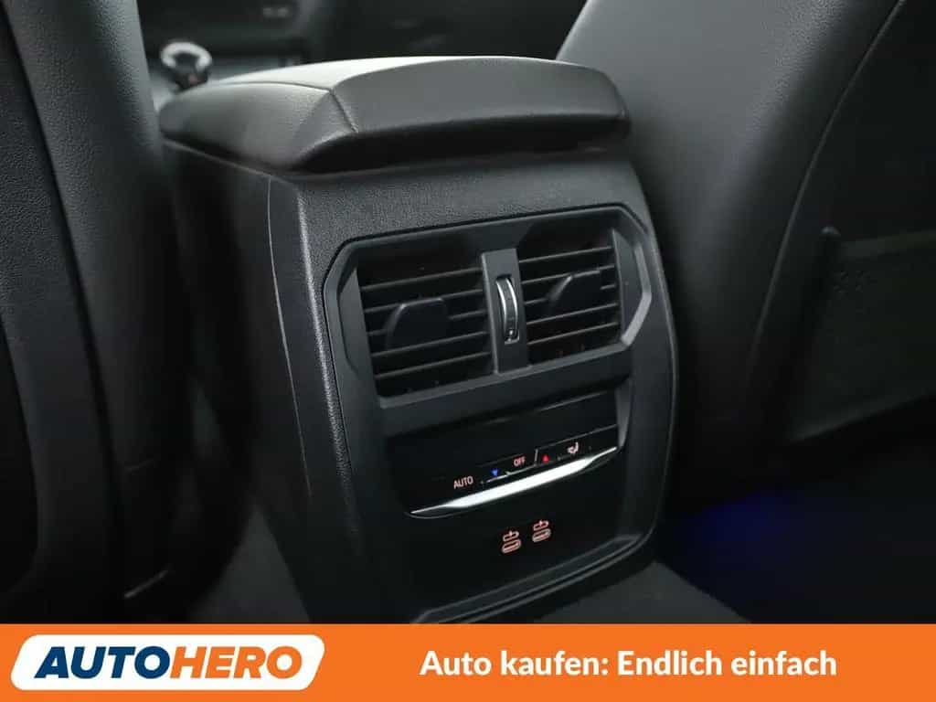 BMW 330 i Sport Line Aut.*NAVI*LED*PDC*TEMPO*360° 10/2020-photo-27