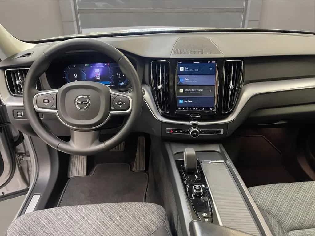Volvo XC60 B4 (Diesel) Momentum Pro AUT Kam. Navi LED 01/2022-photo-15