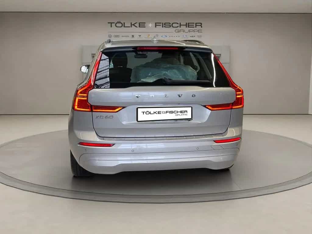 Volvo XC60 B4 (Diesel) Momentum Pro AUT Kam. Navi LED 01/2022-photo-4