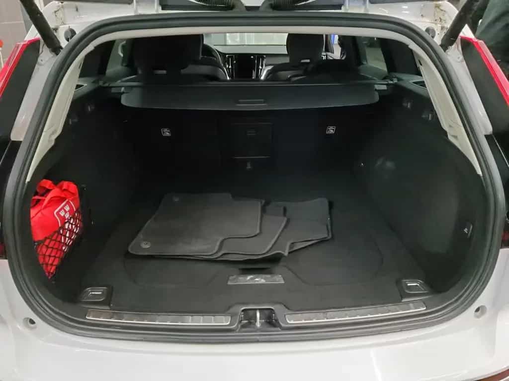 Volvo V60 B4 Momentum Pro Navi LED 11/2021-photo-11