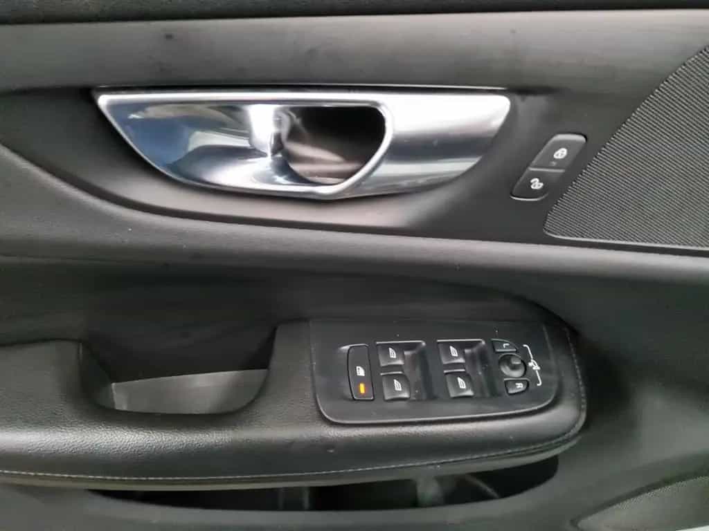 Volvo V60 B4 Momentum Pro Navi LED 11/2021-photo-9