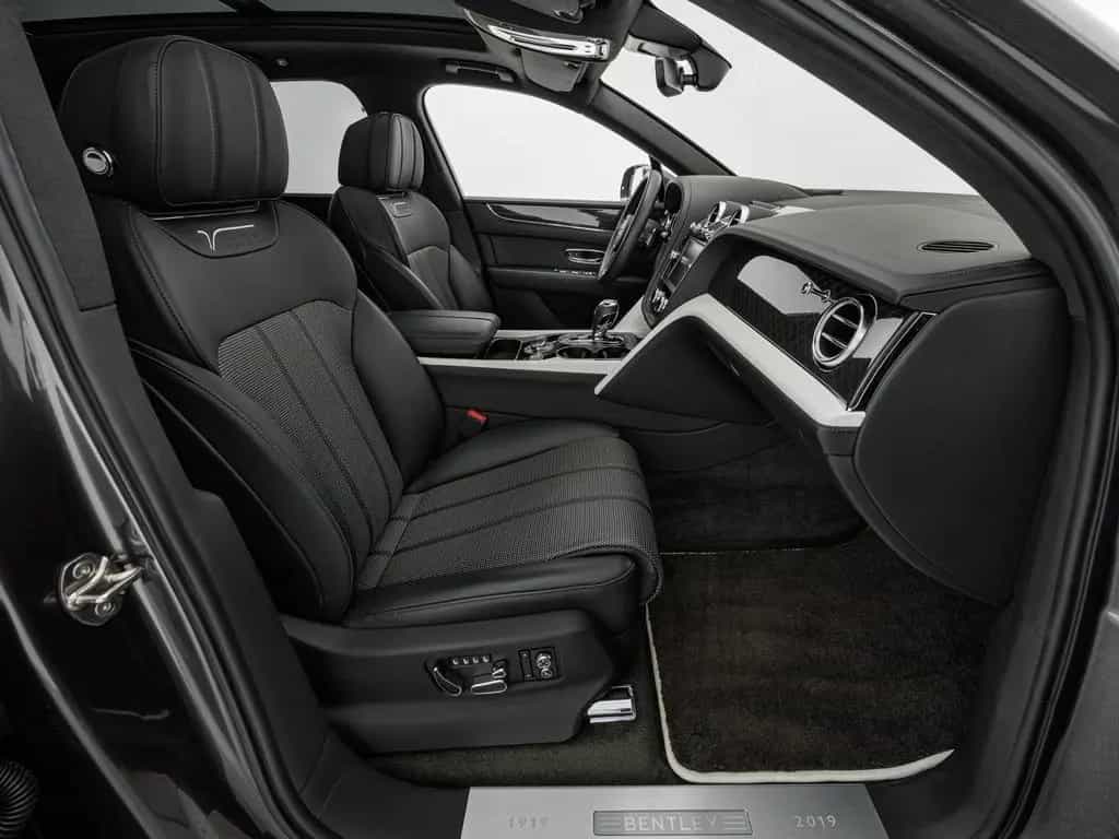 Bentley Bentayga V8 Design Series 11/2020-photo-19