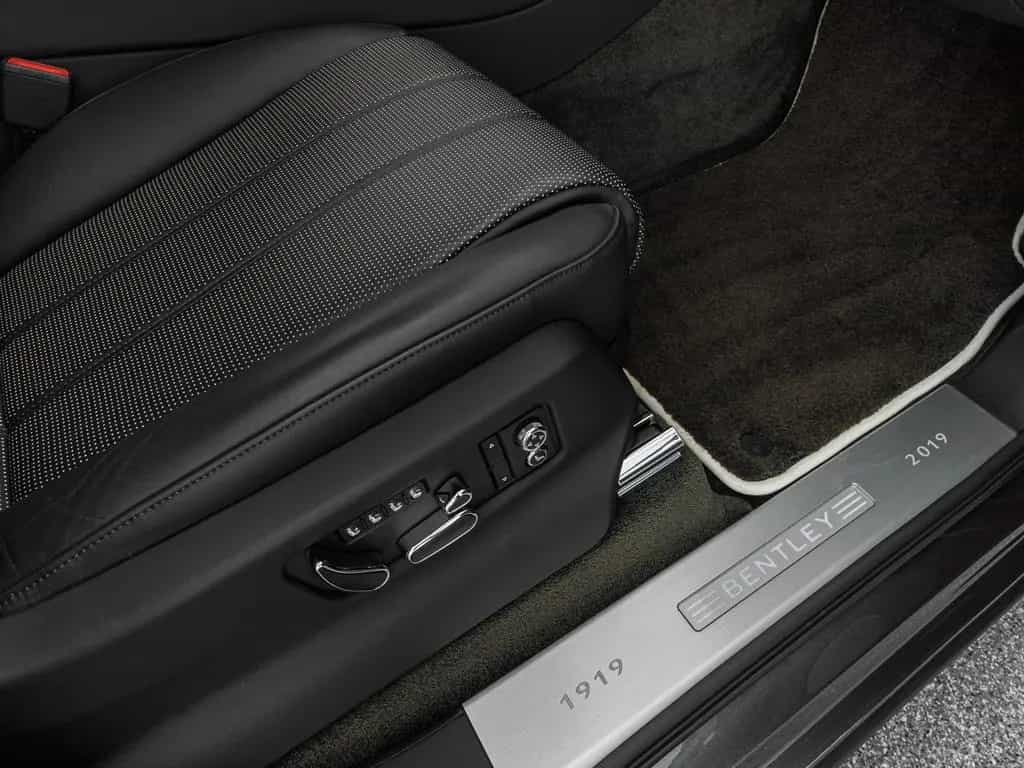 Bentley Bentayga V8 Design Series 11/2020-photo-21